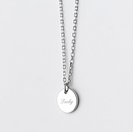 Cadena de de Plata 925 para mujer con dije redondo con la palabra grabada “Lucky”